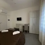 Bed & Breakfast Girooms